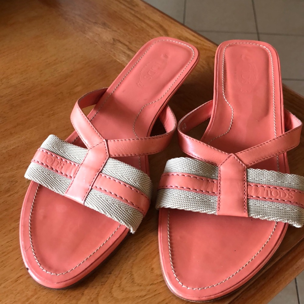 TOD’S coral pink slip on sandles size 40